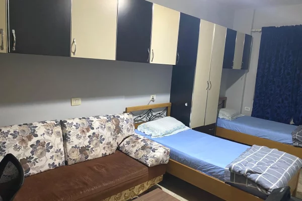 Shtepi ne shitje Apartament ne Tirane, 2+1, Mobilimi E mobiluar, Pagesa 160,000  Euro.