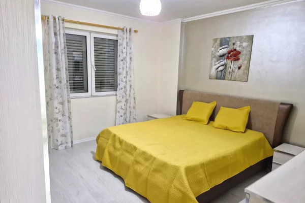 Shtepi ne shitje Apartament ne Tirane, 3+1, Mobilimi E mobiluar, Pagesa 219,000  Euro.