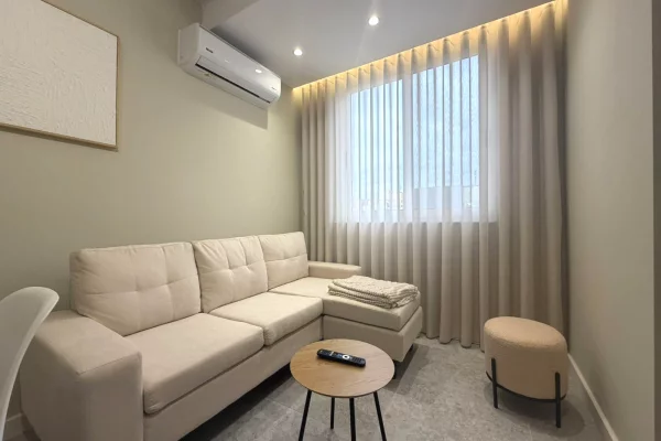 Shtepi ne shitje Apartament ne Tirane, 2+1, Mobilimi E mobiluar, Pagesa 200,000  Euro.