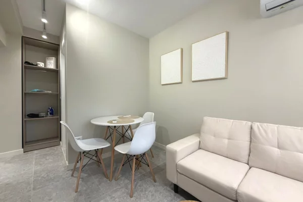 Shtepi ne shitje Apartament ne Tirane, 2+1, Mobilimi E mobiluar, Pagesa 200,000  Euro.