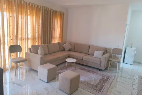 APARTAMENT ME QERA 1+1 – PAS AMERIKAN 2, RRUGA 5 MAJI