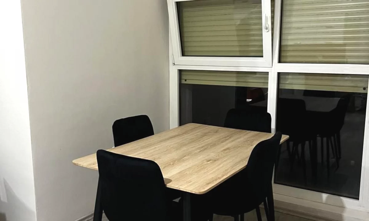 Shtepi me qera Apartament ne Tirane, 1+1, Mobilimi E mobiluar, Pagesa 35,000  Leke.