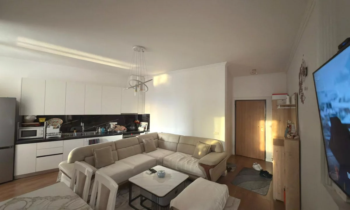 Shtepi ne shitje Apartament ne Tirane, 2+1, Mobilimi E mobiluar, Pagesa 115,000  Euro.