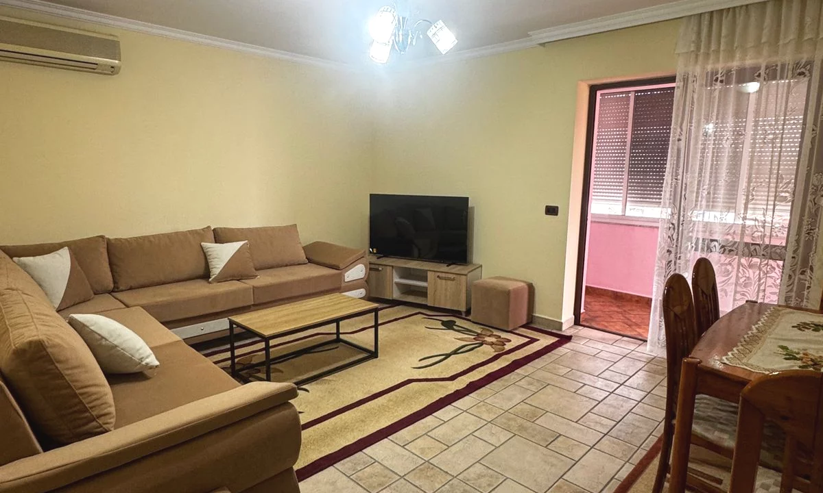 Shtepi ne shitje Apartament ne Tirane, 2+1, Mobilimi E mobiluar, Pagesa 16,000,000  Leke.