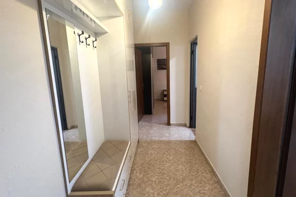 Shtepi me qera Apartament ne Tirane, 1+1, Mobilimi E mobiluar, Pagesa 600  Euro.