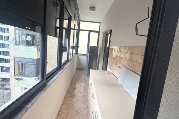 Shtepi me qera Apartament ne Tirane, 1+1, Mobilimi E mobiluar, Pagesa 600  Euro.