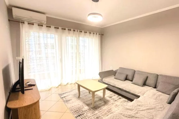 Shtepi ne shitje Apartament ne Tirane, 2+1, Mobilimi E mobiluar, Pagesa 198,800  Euro.