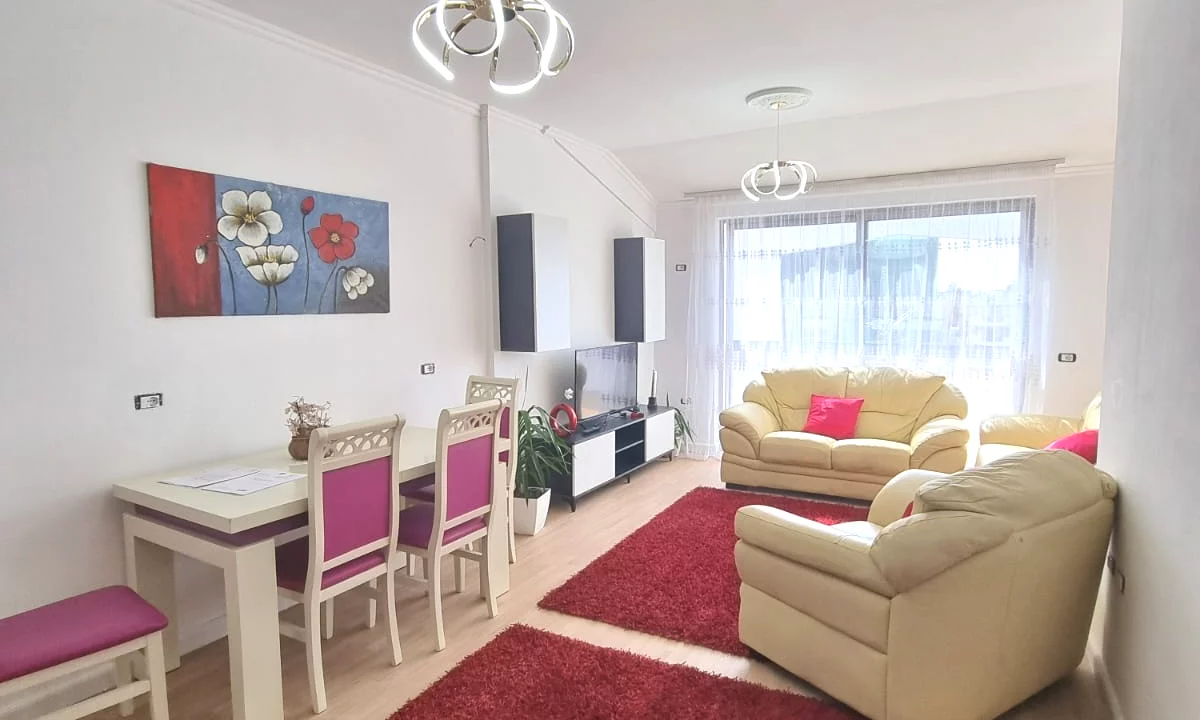 Shtepi ne shitje Apartament ne Tirane, 2+1, Mobilimi E mobiluar, Pagesa 147,000  Euro.