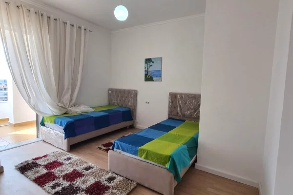 Shtepi ne shitje Apartament ne Tirane, 2+1, Mobilimi E mobiluar, Pagesa 147,000  Euro.