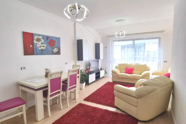 Shtepi ne shitje Apartament ne Tirane, 2+1, Mobilimi E mobiluar, Pagesa 147,000  Euro.