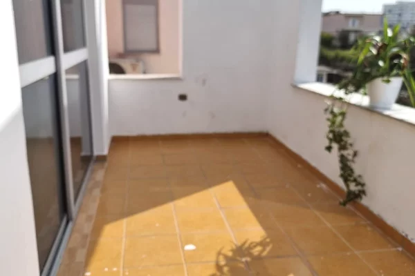 Shtepi ne shitje Apartament ne Tirane, 2+1, Mobilimi E mobiluar, Pagesa 147,000  Euro.