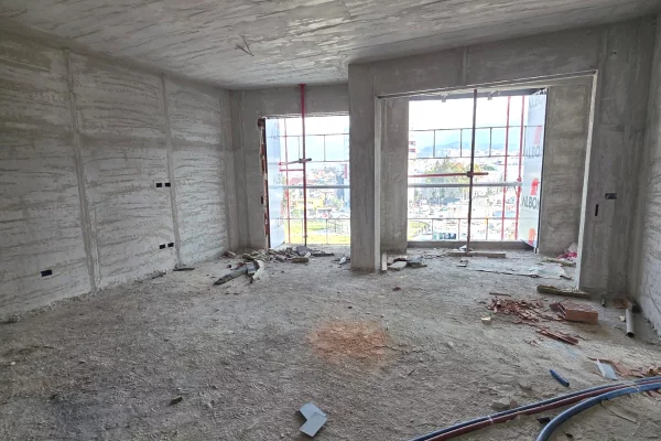 Shtepi ne shitje Apartament ne Tirane, 2+1, Mobilimi Bosh, pa mobiluar, Pagesa 178,000  Euro.