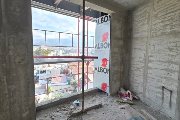 Shtepi ne shitje Apartament ne Tirane, 2+1, Mobilimi Bosh, pa mobiluar, Pagesa 178,000  Euro.