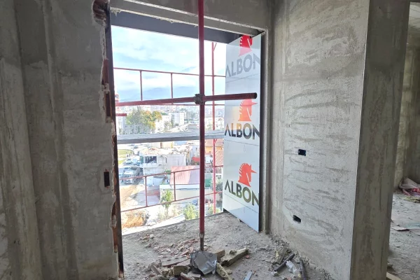 Shtepi ne shitje Apartament ne Tirane, 2+1, Mobilimi Bosh, pa mobiluar, Pagesa 178,000  Euro.