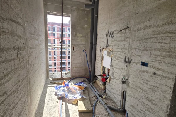 Shtepi ne shitje Apartament ne Tirane, 2+1, Mobilimi Bosh, pa mobiluar, Pagesa 178,000  Euro.