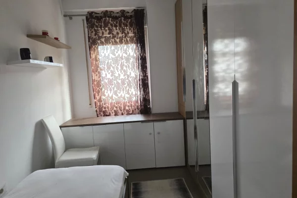 Shtepi me qera Apartament ne Tirane, 2+1, Mobilimi E mobiluar, Pagesa 50,000  Leke.
