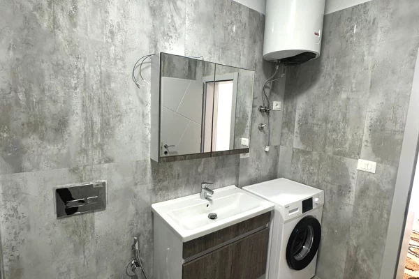 Shtepi me qera Apartament ne Tirane, 2+1, Mobilimi E mobiluar, Pagesa 50,000  Leke.