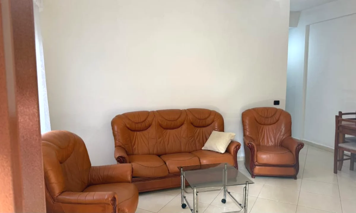 Shtepi me qera Apartament ne Tirane, 1+1, Mobilimi E mobiluar, Pagesa 350  Euro.