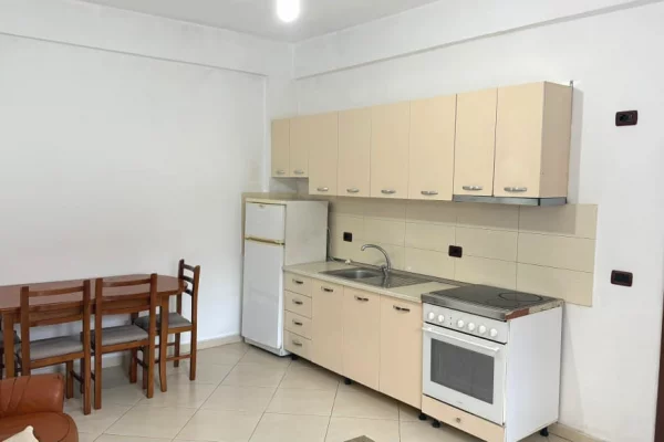 Shtepi me qera Apartament ne Tirane, 1+1, Mobilimi E mobiluar, Pagesa 350  Euro.