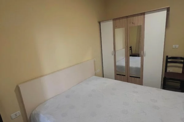 Shtepi me qera Apartament ne Tirane, 1+1, Mobilimi E mobiluar, Pagesa 550  Euro.