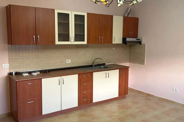 Shtepi me qera 3+1 ne Tirane - 600 Euro