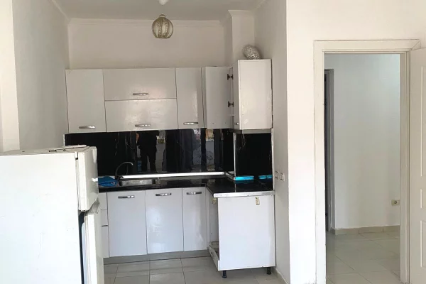 Shtepi ne shitje Apartament ne Tirane, 2+1, Mobilimi Pjeserisht e mobiluar, Pagesa 100,000  Euro.