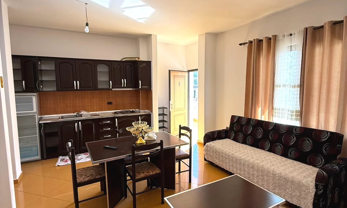 Shtepi me qera Apartament ne Tirane, 1+1, Mobilimi E mobiluar, Pagesa 450  Euro.