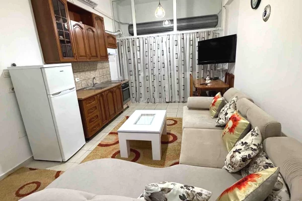 Shtepi me qera Apartament ne Tirane, 1+1, Mobilimi E mobiluar, Pagesa 35,000  Leke.