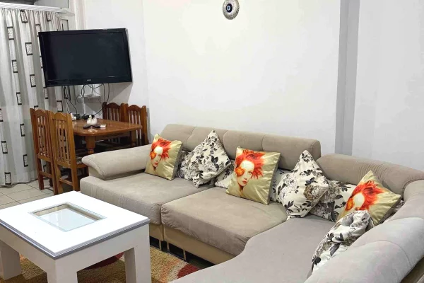 Shtepi me qera Apartament ne Tirane, 1+1, Mobilimi E mobiluar, Pagesa 35,000  Leke.