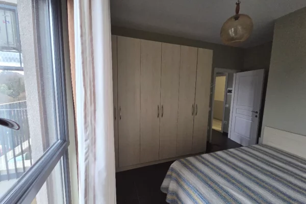 Shtepi me qera Apartament ne Tirane, 1+1, Mobilimi Pjeserisht e mobiluar, Pagesa 450  Euro.