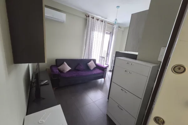 Shtepi me qera 1+1 ne Tirane - 450 Euro
