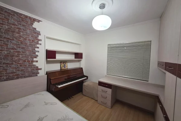 Shtepi me qera Apartament ne Tirane, 4+1, Mobilimi E mobiluar, Pagesa 150,000  Leke.