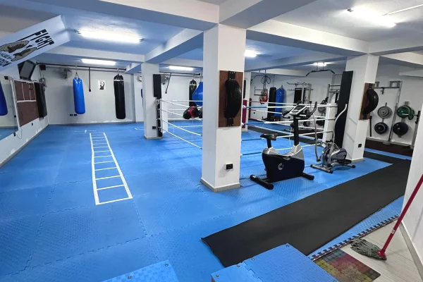 🏋️ JEPET ME QERA PALESTËR – XHAMLLIK