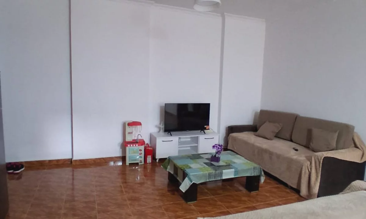 Shtepi me qera Apartament ne Tirane, 2+1, Mobilimi E mobiluar, Pagesa 500  Euro.