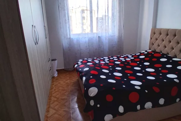 Shtepi me qera Apartament ne Tirane, 2+1, Mobilimi E mobiluar, Pagesa 500  Euro.
