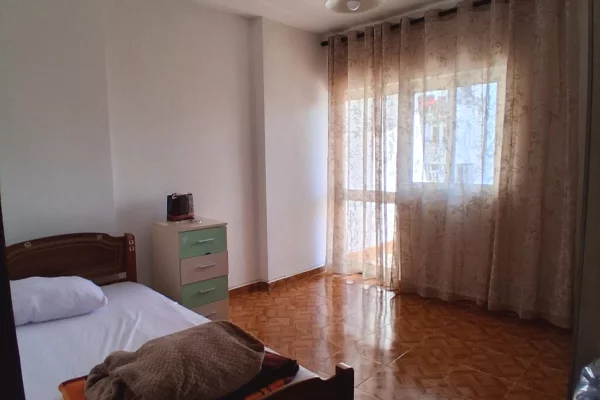 Shtepi me qera Apartament ne Tirane, 2+1, Mobilimi E mobiluar, Pagesa 500  Euro.