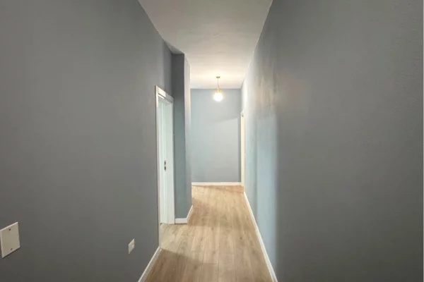 Shtepi ne shitje Apartament ne Tirane, 2+1, Mobilimi Bosh, pa mobiluar, Pagesa 135,000  Euro.