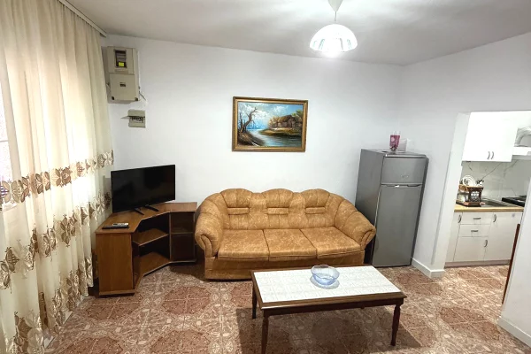 Shtepi me qera Apartament ne Tirane, 1+1, Mobilimi E mobiluar, Pagesa 40,000  Leke.