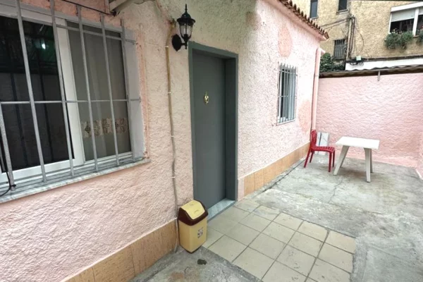 Shtepi me qera Apartament ne Tirane, 1+1, Mobilimi E mobiluar, Pagesa 40,000  Leke.