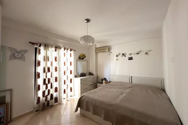 Shtepi me qera Apartament ne Tirane, 2+1, Mobilimi E mobiluar, Pagesa 50,000  Leke.