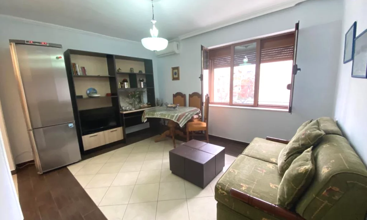 Shtepi me qera Apartament ne Tirane, 1+1, Mobilimi E mobiluar, Pagesa 500  Euro.