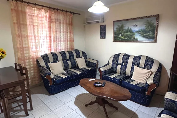 SHITET APARTAMENT 1+1 – ALI DEMI, PRANË SHKOLLËS 1 MAJI