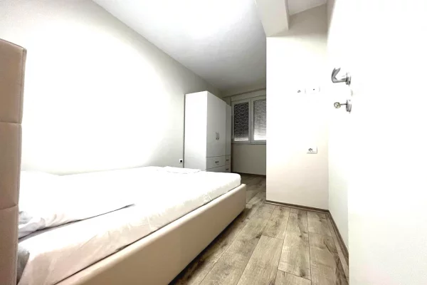 Shtepi ne shitje Apartament ne Tirane, 1+1, Mobilimi E mobiluar, Pagesa 155,000  Euro.