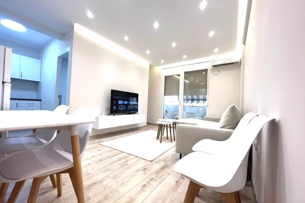 Shtepi ne shitje Apartament ne Tirane, 1+1, Mobilimi E mobiluar, Pagesa 155,000  Euro.