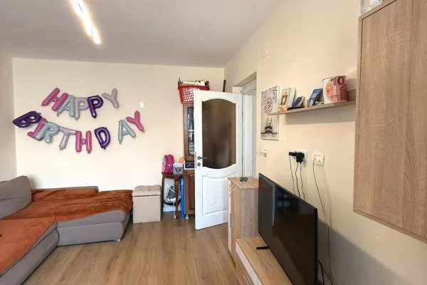 Shtepi ne shitje Apartament ne Tirane, 1+1, Mobilimi E mobiluar, Pagesa 12,000,000  Leke.