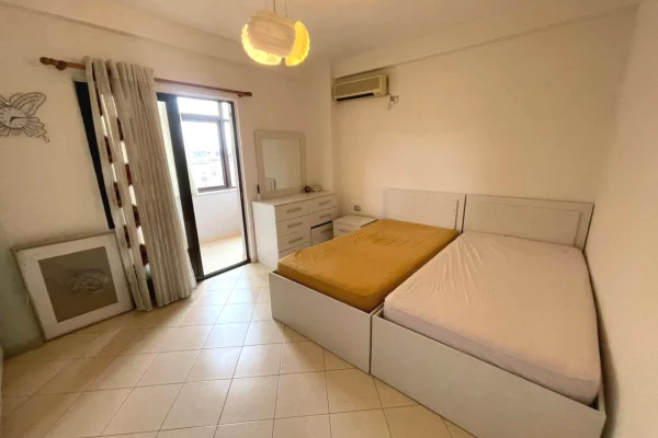 Shtepi me qera Apartament ne Tirane, 2+1, Mobilimi E mobiluar, Pagesa 50,000  Leke.