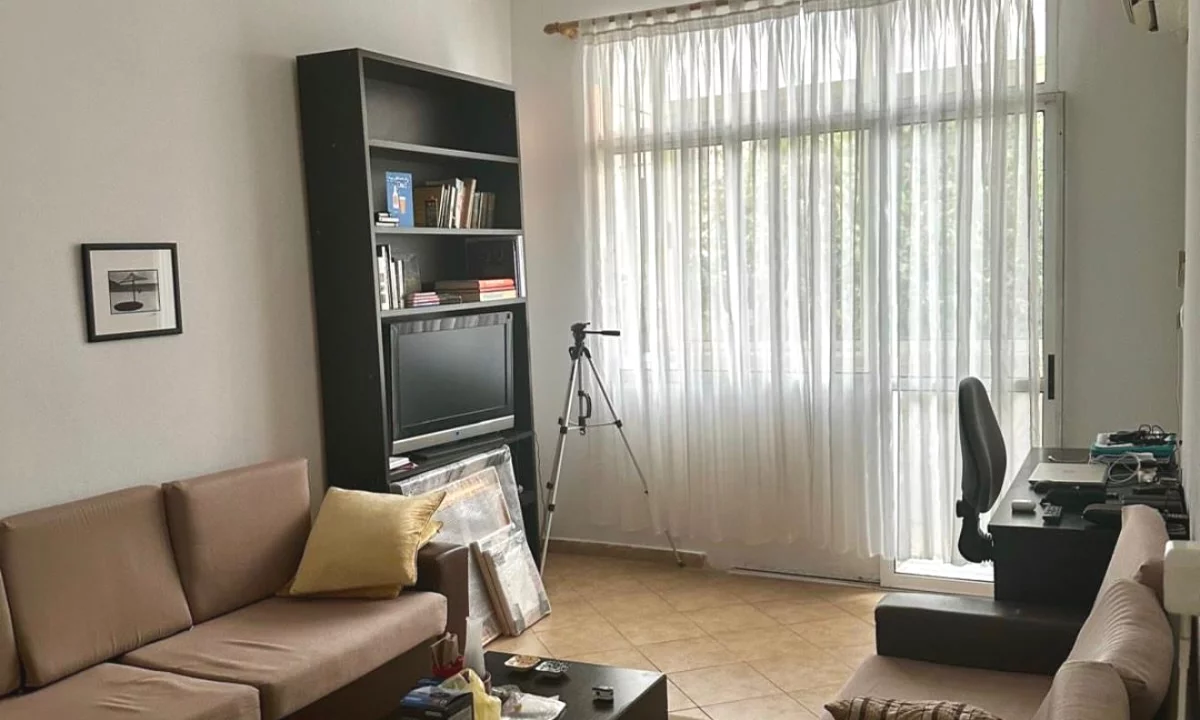 Shtepi ne shitje Apartament ne Tirane, 2+1, Mobilimi E mobiluar, Pagesa 195,000  Euro.
