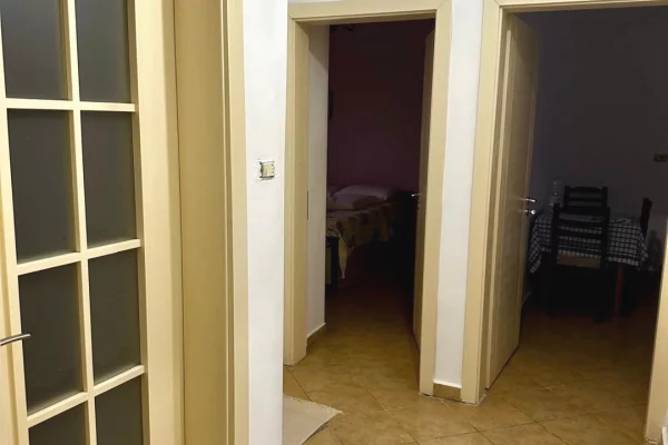 Shtepi ne shitje Apartament ne Tirane, 2+1, Mobilimi E mobiluar, Pagesa 195,000  Euro.