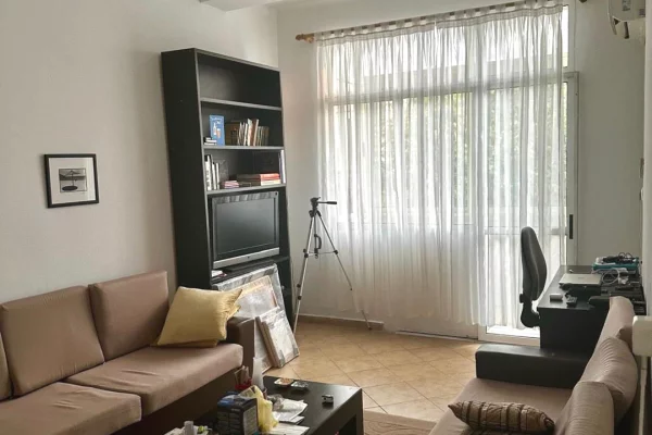 SHITET APARTAMENT 2+1 – RRUGA E DURRËSIT, TIRANË