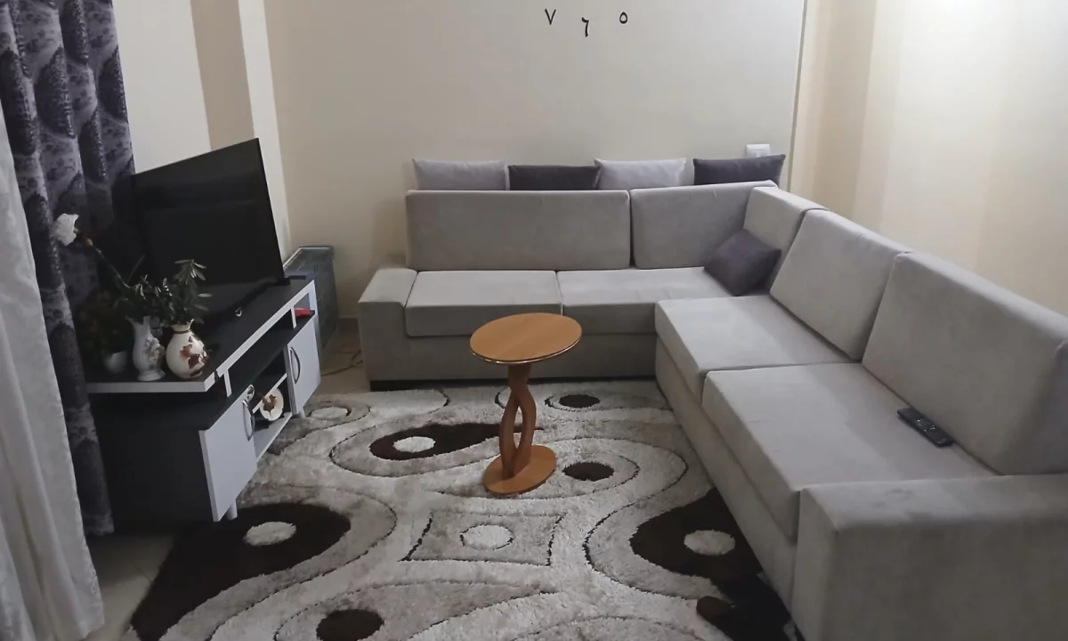 Shtepi me qera Apartament ne Tirane, 1+1, Mobilimi E mobiluar, Pagesa 450  Euro.